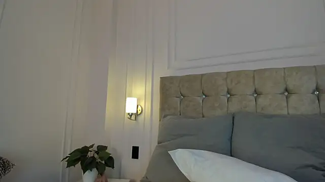 Snapshot of JasmineRoss_1 chatting on November 2025 07:02:02 PM JasmineRoss 1 online show from November 2025 07:02:02 PM