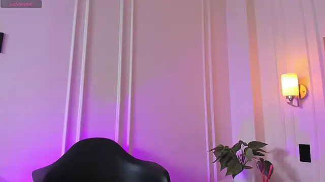 Snapshot of JasmineRoss_1 chatting on December 2025 07:08:02 PM JasmineRoss 1 online show from December 2025 07:08:02 PM