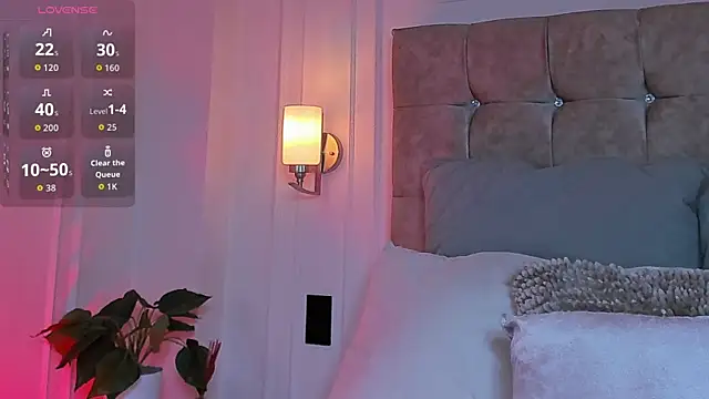 Snapshot of JasmineRoss_1 chatting on December 2025 06:37:02 PM JasmineRoss 1 online show from December 2025 06:37:02 PM