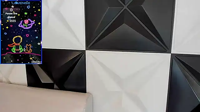 Snapshot of melany_rouse18 chatting on October 2025 04:33:01 AM melany rouse18 online show from October 2025 04:33:01 AM