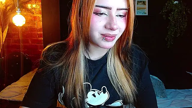 fyreandfox  online show from June 2026 08:25:02 PM