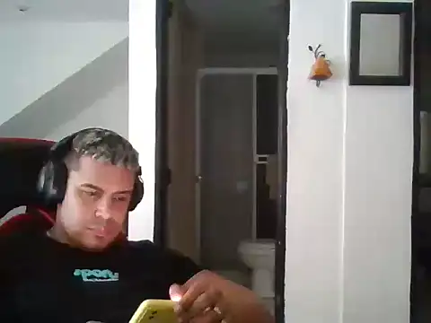 juniorguty online show from February 2025 09:09:01 PM