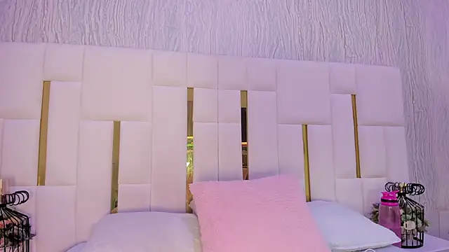 Snapshot of hillary_uckerman_ chatting on October 2025 11:41:02 AM hillary uckerman online show from October 2025 11:41:02 AM