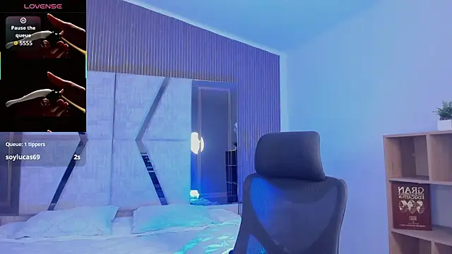 JacobRoberts1 online show from October 2025 08:17:02 PM