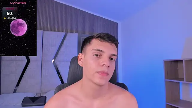 JacobRoberts1 online show from November 2025 09:48:01 PM