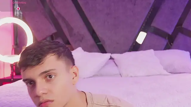 JacobRoberts1 online show from December 2025 09:20:01 PM