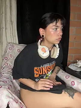 Snapshot of lily_sex-- chatting on October 2025 05:48:02 AM lily sex-- online show from October 2025 05:48:02 AM