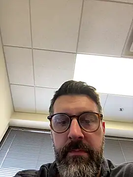 plaintreebull online show from March 2026 06:14:02 PM