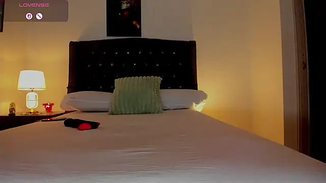 Skay Hot online show from October 2025 06:36:01 PM