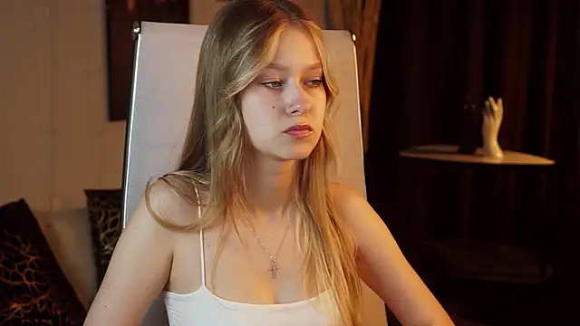 EveMundie online show from June 2026 12:19:02 PM