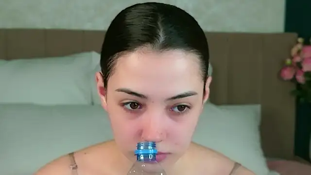 Snapshot of Alice_Deleon chatting on December 2025 11:19:01 AM Alice Deleon online show from December 2025 11:19:01 AM