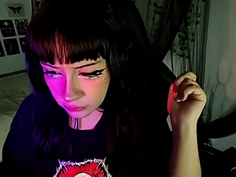 Snapshot of blue_katt chatting on November 2025 08:05:01 PM blue katt online show from November 2025 08:05:01 PM