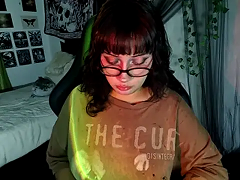 Snapshot of blue_katt chatting on December 2025 09:23:02 PM blue katt online show from December 2025 09:23:02 PM