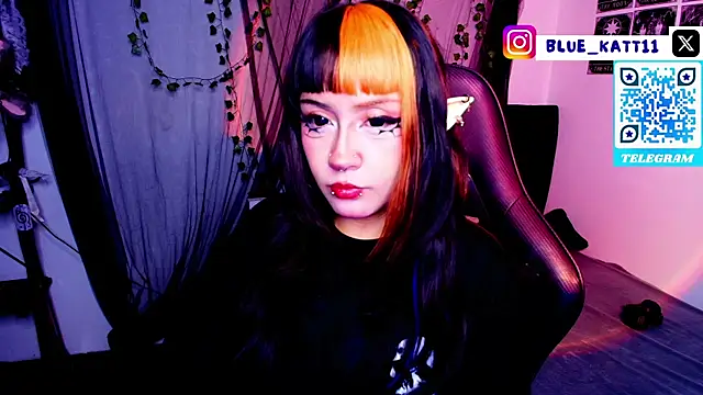 Snapshot of blue_katt chatting on May 2026 04:53:01 AM blue katt online show from May 2026 04:53:01 AM