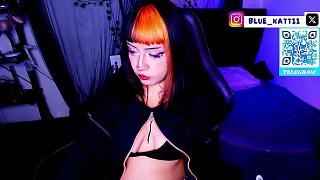 Snapshot of blue_katt chatting on June 2026 12:17:01 AM blue katt online show from June 2026 12:17:01 AM