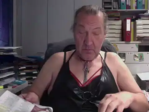 Snapshot of HMStraps01 chatting on October 2025 07:20:02 AM HMStraps01 online show from October 2025 07:20:02 AM