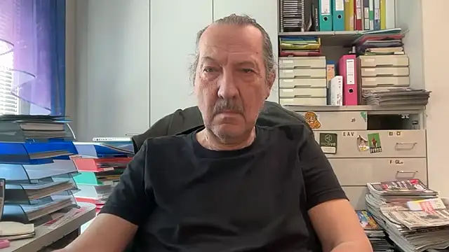 HMStraps01 online show from May 2026 11:51:01 AM