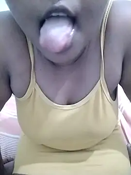 Snapshot of SLbeaty chatting on March 2026 05:34:01 PM SLbeaty online show from March 2026 05:34:01 PM