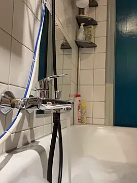 Snapshot of sexymelli18 chatting on November 2025 06:51:01 PM sexymelli18 online show from November 2025 06:51:01 PM