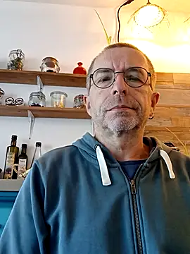 Xavspank2 online show from October 2025 10:04:01 AM