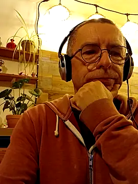 Xavspank2 online show from March 2026 07:09:01 PM