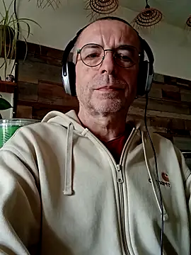 Snapshot of Xavspank2 chatting on April 2026 09:37:01 AM Xavspank2 online show from April 2026 09:37:01 AM
