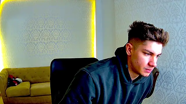 Snapshot of MaxKaiden chatting on February 2026 06:10:02 AM MaxKaiden online show from February 2026 06:10:02 AM