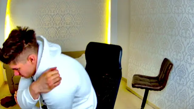 Snapshot of MaxKaiden chatting on February 2026 05:38:01 AM MaxKaiden online show from February 2026 05:38:01 AM