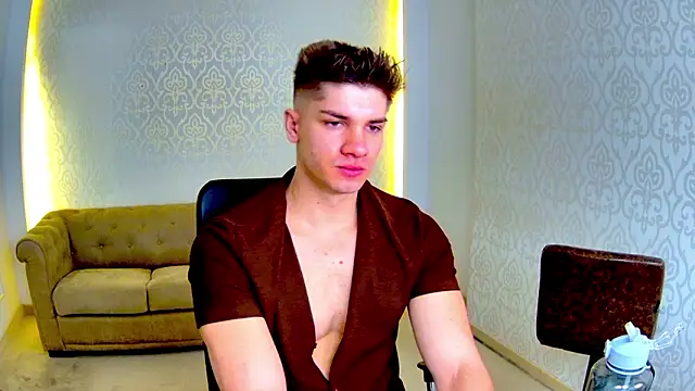 Snapshot of MaxKaiden chatting on February 2026 06:02:01 AM MaxKaiden online show from February 2026 06:02:01 AM