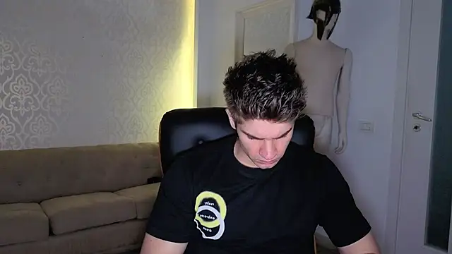 MaxKaiden online show from June 2026 04:21:01 AM