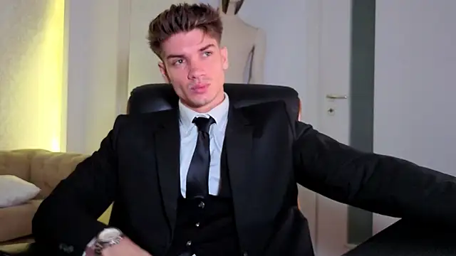 MaxKaiden online show from June 2026 04:26:01 AM