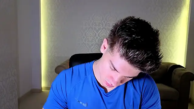 MaxKaiden online show from June 2026 04:01:01 AM