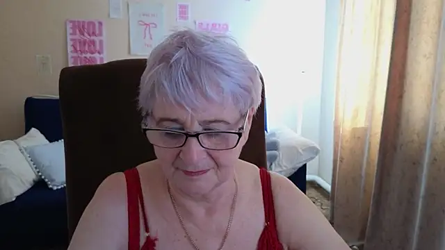 Sandra Snowflake online show from May 2026 12:35:02 PM