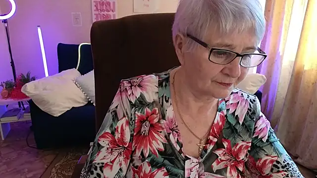 Sandra Snowflake online show from May 2026 12:54:02 PM