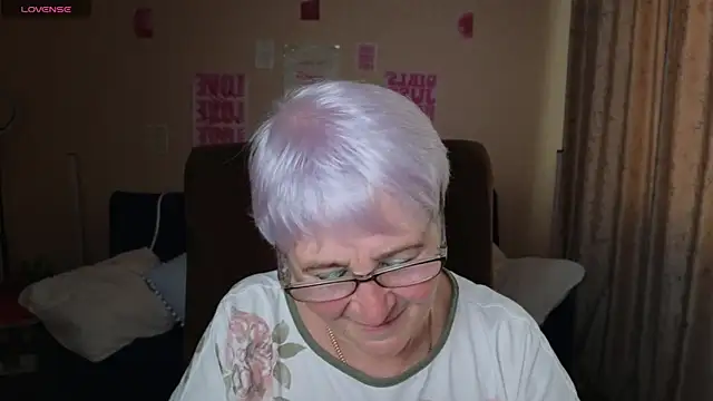 Sandra Snowflake online show from May 2026 12:10:01 PM