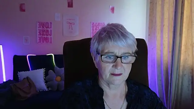 Sandra Snowflake online show from May 2026 10:54:01 AM