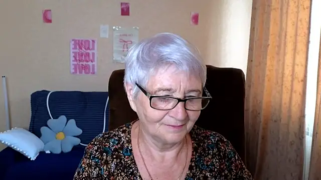 Sandra Snowflake online show from June 2026 03:57:02 AM