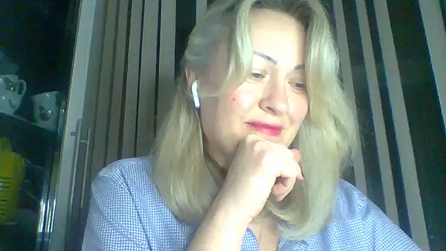 Snapshot of Mary888x chatting on March 2025 05:22:02 PM Mary888x online show from March 2025 05:22:02 PM