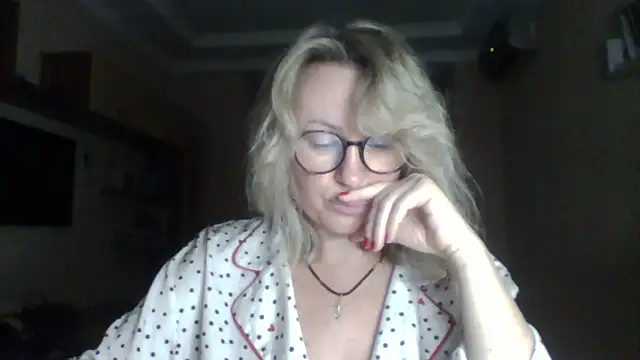 Snapshot of Mary888x chatting on October 2025 06:17:02 PM Mary888x online show from October 2025 06:17:02 PM