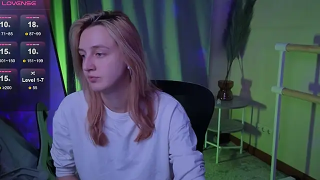 aishiro online show from November 2025 09:12:02 AM