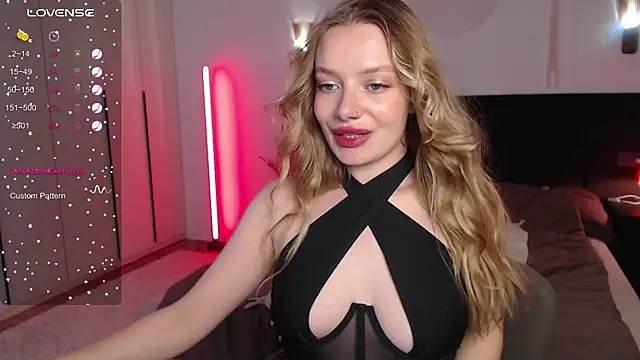 LunaticaBae online show from March 2025 03:55:02 AM