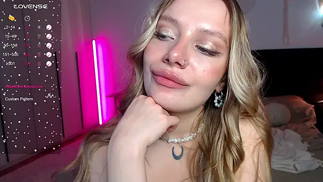 LunaticaBae online show from March 2025 07:15:01 AM