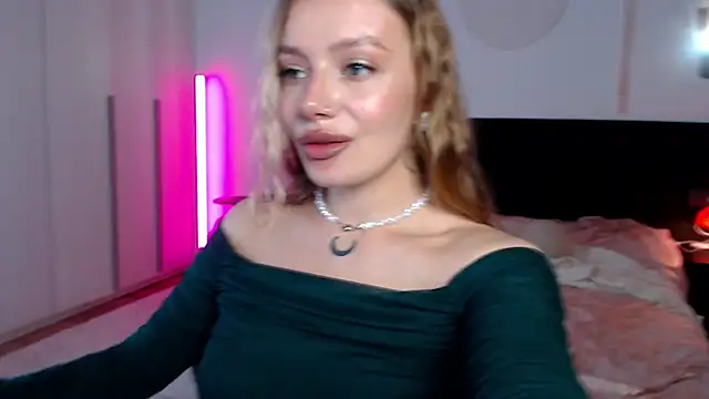 LunaticaBae online show from March 2025 04:16:02 AM