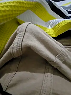 Snapshot of skiciyunis chatting on September 2025 09:07:02 PM skiciyunis online show from September 2025 09:07:02 PM