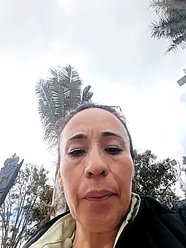 Snapshot of Coeur_de_luxure chatting on October 2025 02:35:02 PM Coeur de luxure online show from October 2025 02:35:02 PM