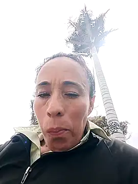 Snapshot of Coeur_de_luxure chatting on October 2025 05:59:02 PM Coeur de luxure online show from October 2025 05:59:02 PM