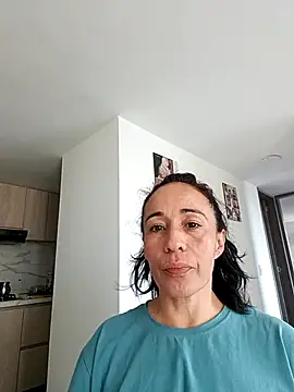 Snapshot of Coeur_de_luxure chatting on November 2025 03:02:01 PM Coeur de luxure online show from November 2025 03:02:01 PM