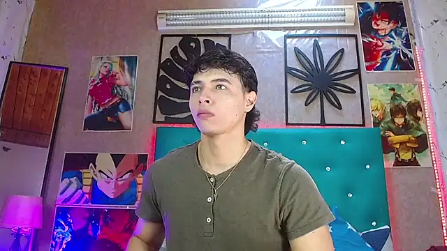 LiamAndrewzz online show from December 2025 04:56:01 PM