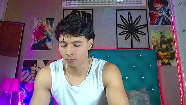 LiamAndrewzz online show from June 2026 04:37:01 AM