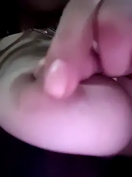 Snapshot of ElaRuil69 chatting on November 2025 03:32:02 AM ElaRuil69 online show from November 2025 03:32:02 AM